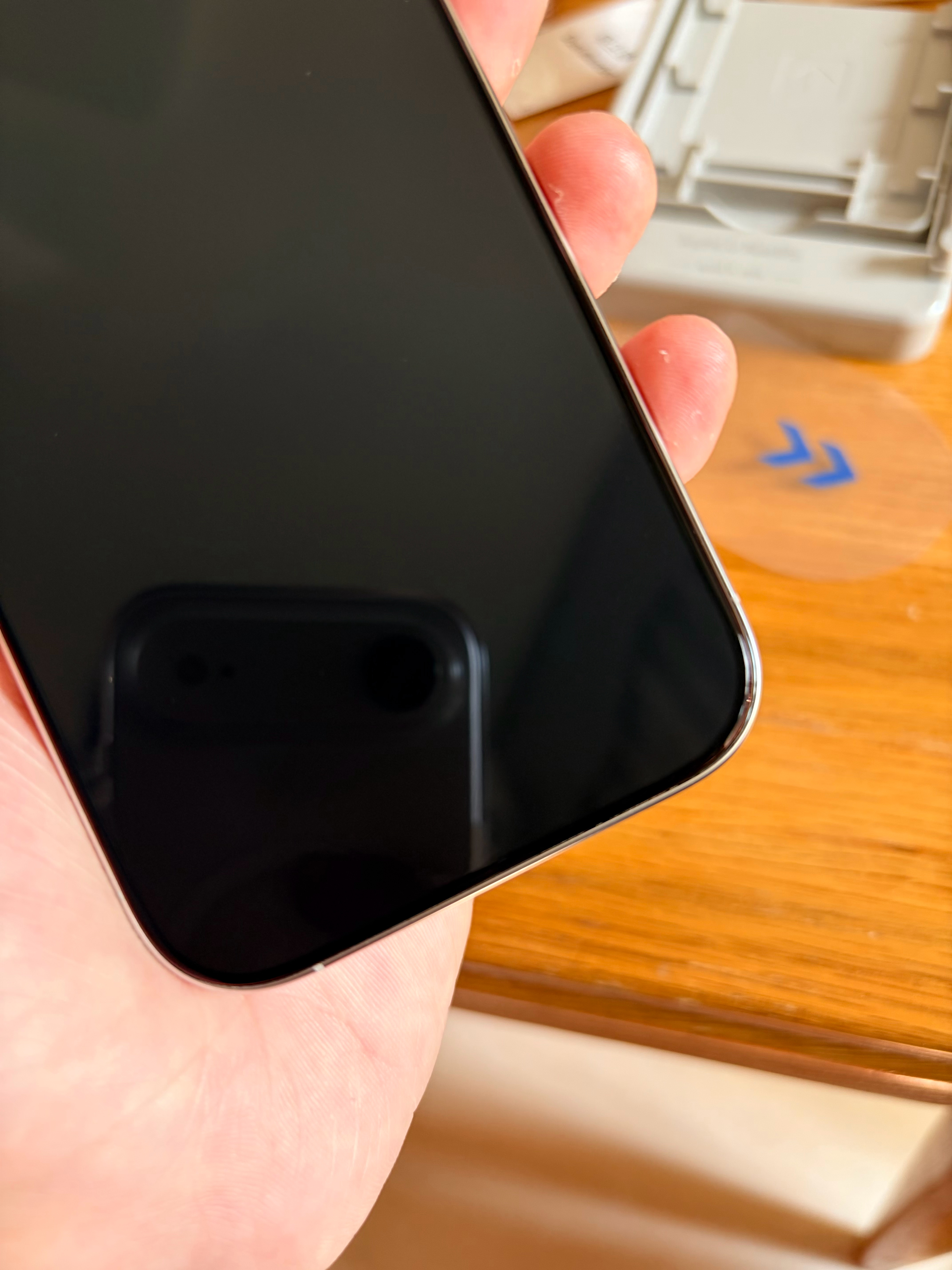 过年了！给媳妇的手机，儿子的手机iPad都换上了新壳新膜……该说不说，白色钛金属