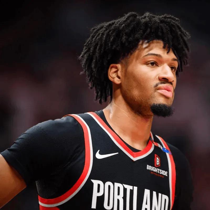 开拓者伤病潮持续，明日战勇士仅格兰特大概率出战！
开拓者官方公布明日对阵勇士的伤