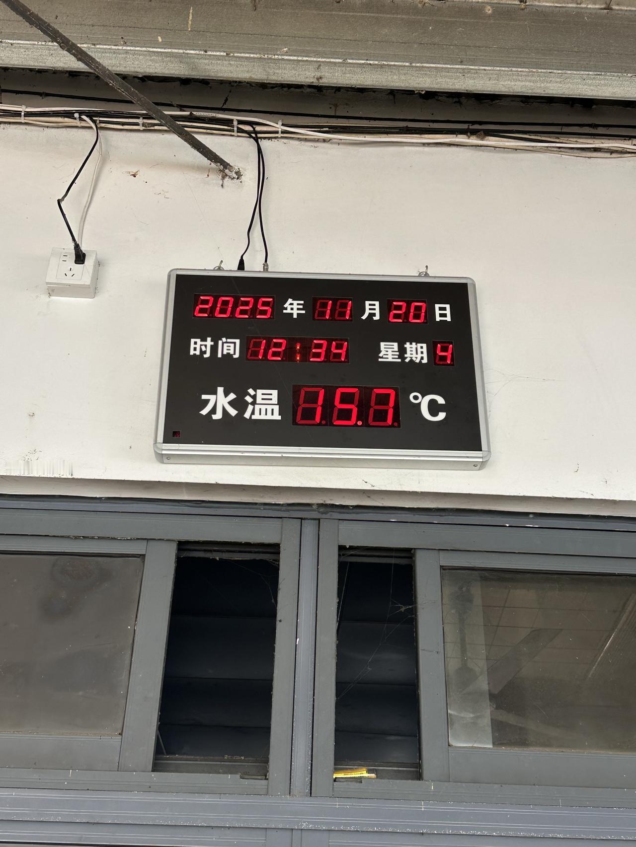 冬泳时帮朋友省500元保费，但心里却犯了难…

今天和泳友去冬泳，聊到车险续保的