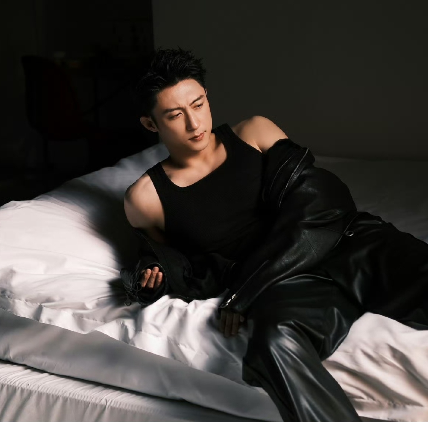 黄景瑜工作室这辟谣速度好快狗仔刚把所谓的“恋情瓜”放出来，全网还没来得及吃明白这