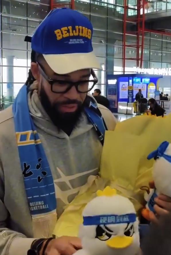 麦基加盟，北京首钢内线质的飞跃，该引援目标直接针对上海队怀特赛德、洛夫顿、王哲林