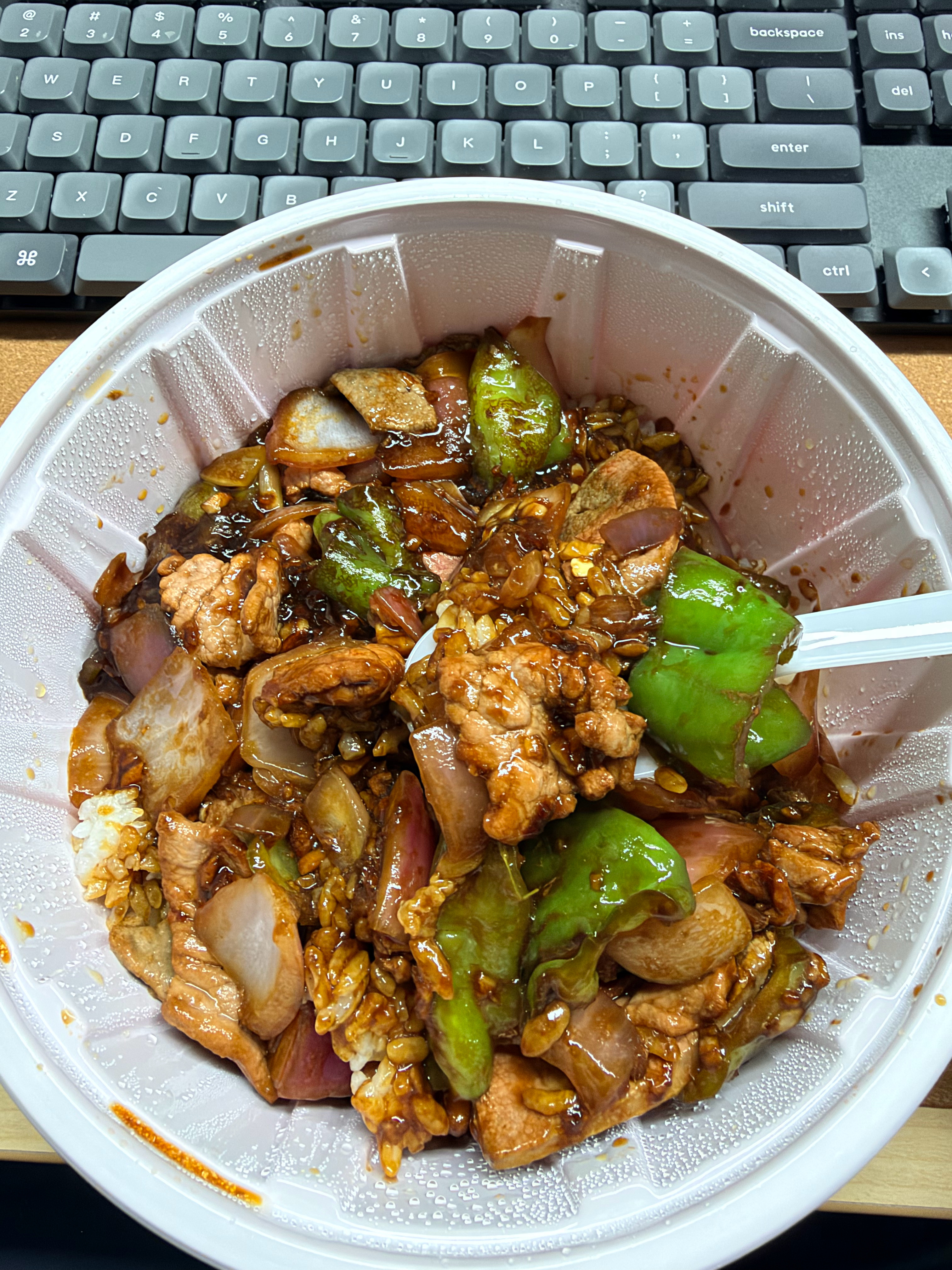 吃了一周白人饭，回来吃外卖都是幸福的。 