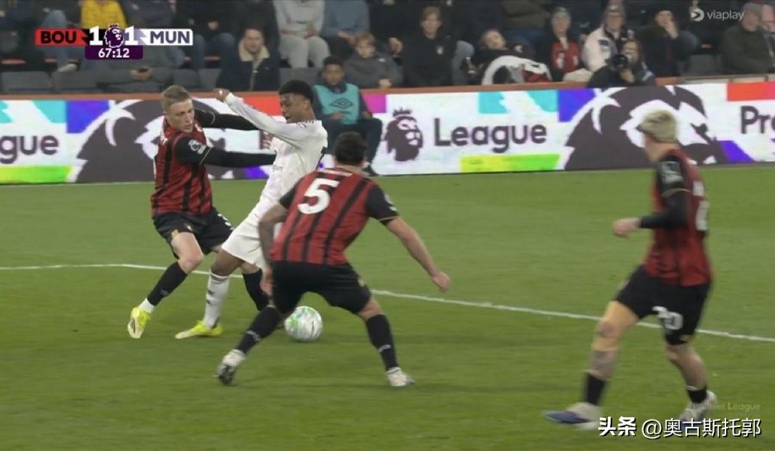 我一直很奇怪“点球联”这个绰号，平心而论，曼联一直都不是联赛里被裁判偏袒的球队。