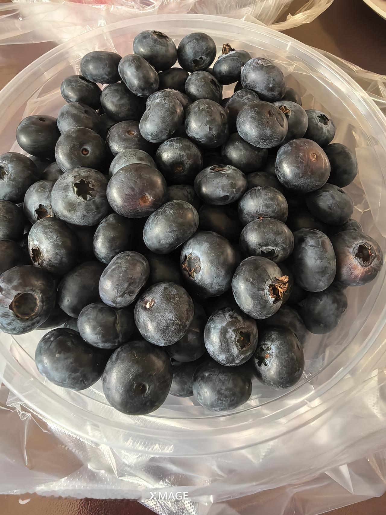 用微头条记录2026年的真实物价

今年的蓝莓和草莓与往年相比是真便宜[大笑]刚