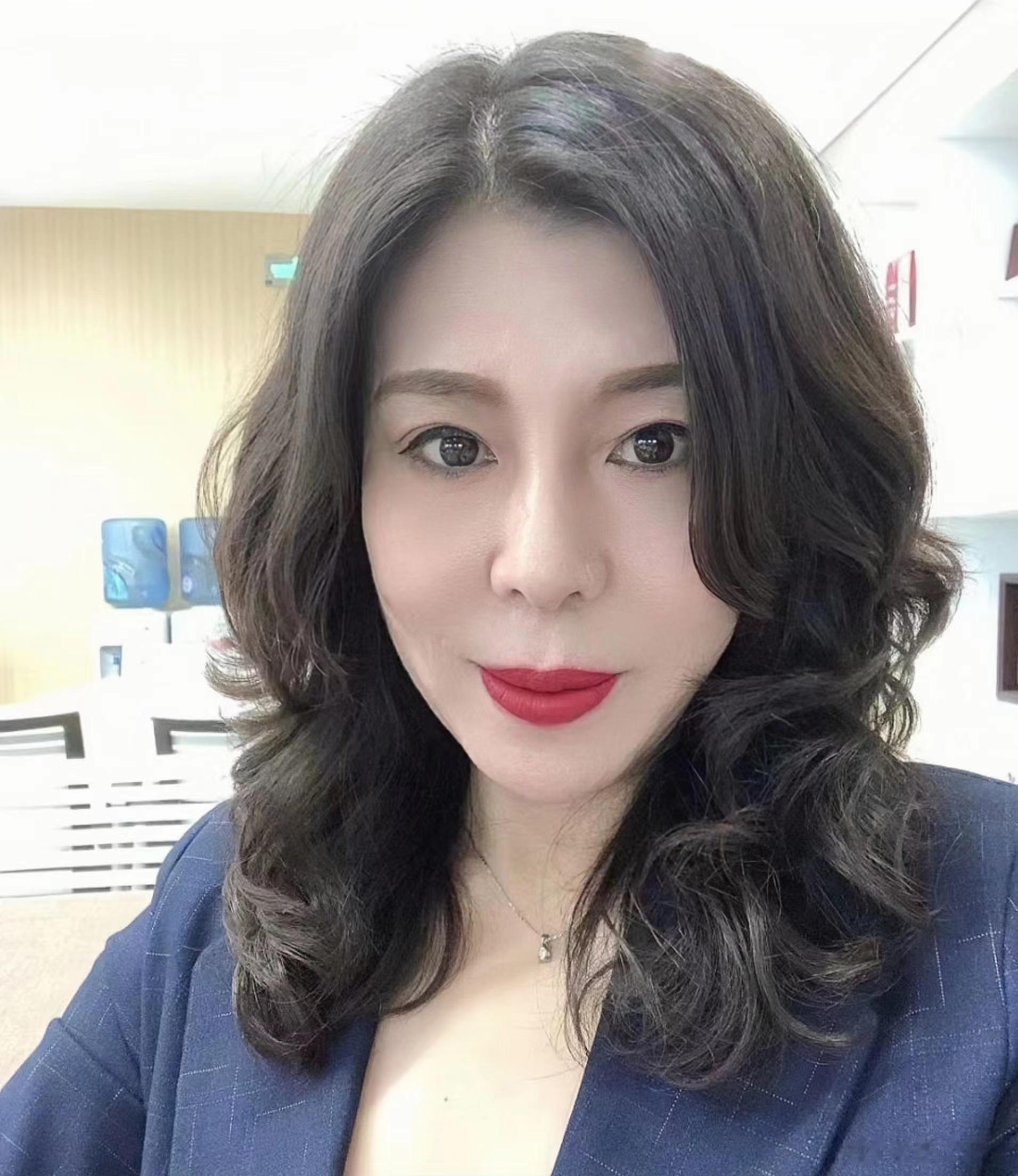 风韵熟阿姨美丽风韵妩媚 ​​​
