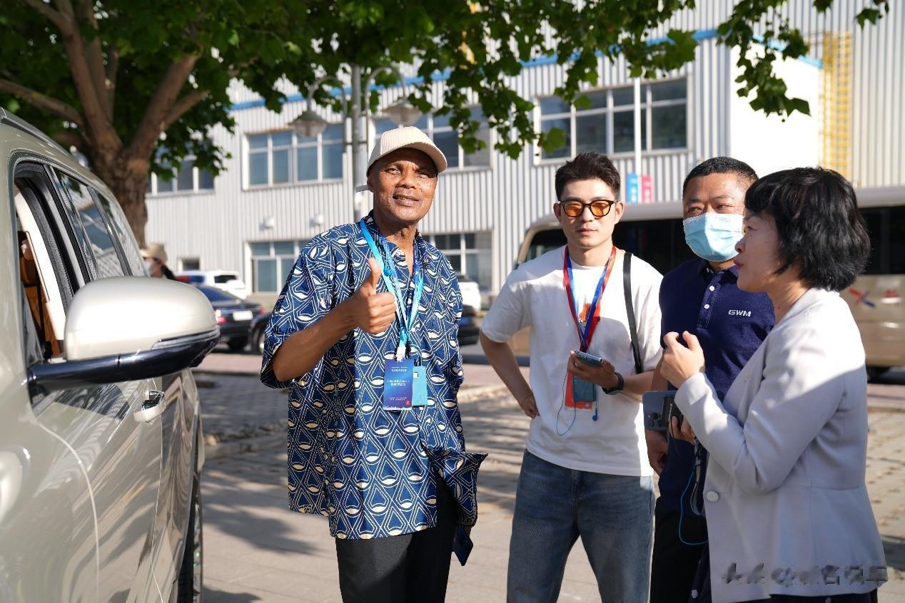 最近，来自欧洲、东盟、南美等区域的20多个国家和地区的使节们组成了史上阵容最强大