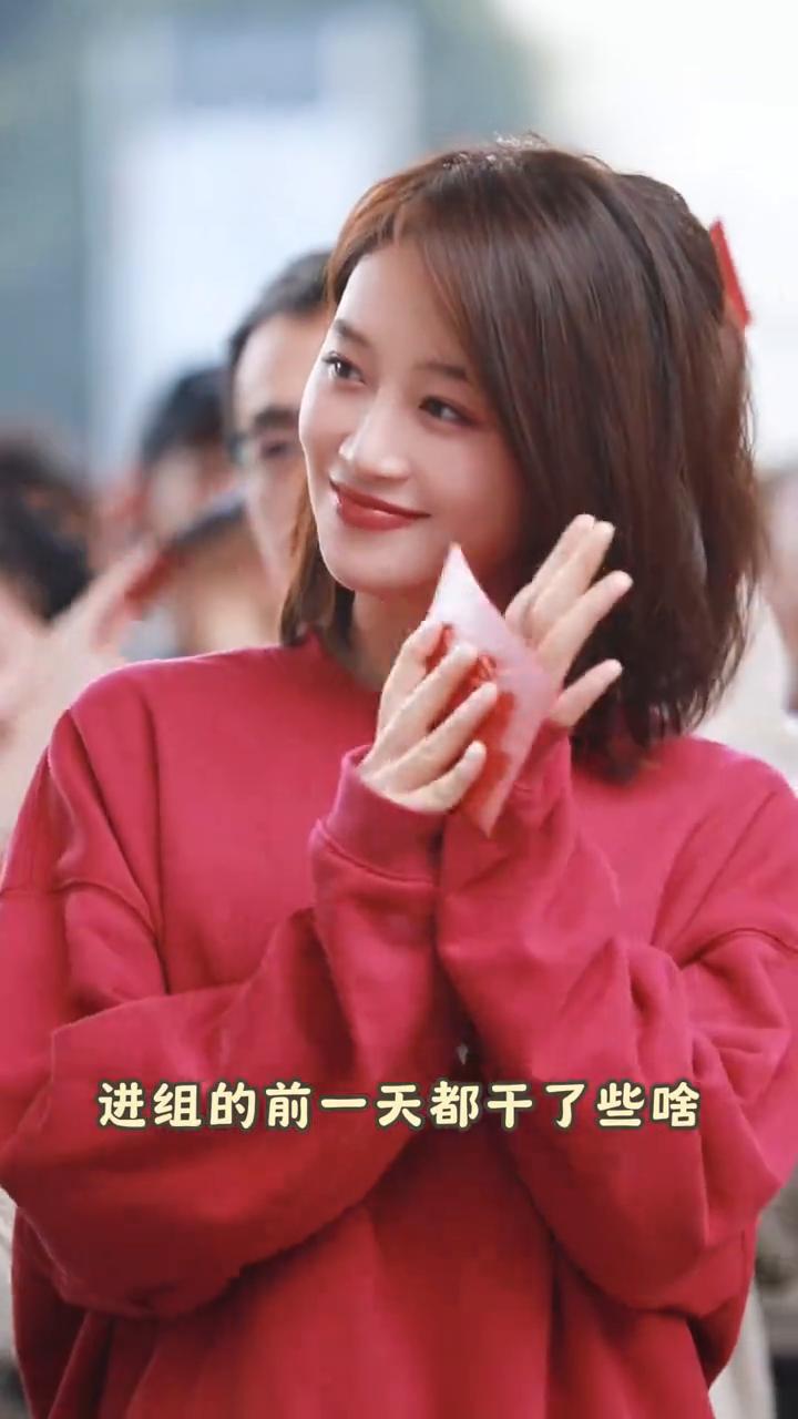 女演员不减肥，进组的前一天都干了些啥？
天没亮就出发了，吃不上一口热乎的。
·首