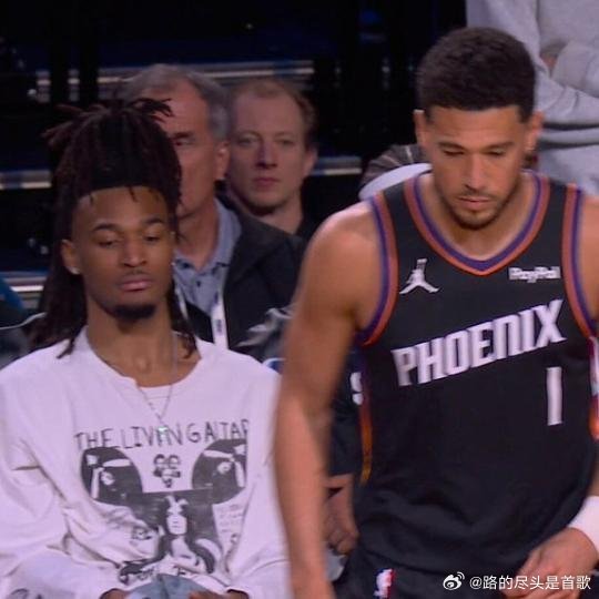 《刚好70+8+8！连着30+了！三月就是牛X哈，交易A级生效了》布克最后决胜时