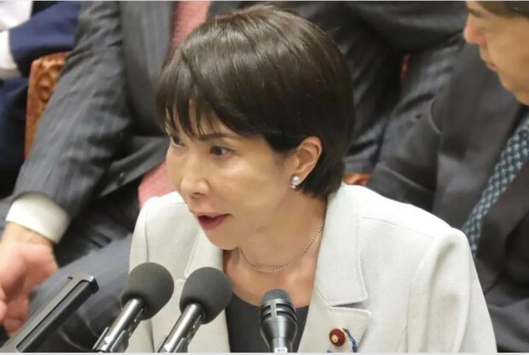 太离谱了！
高市早苗的“心痛”，为何只装得下一个横田惠？
 
11月15日是横田