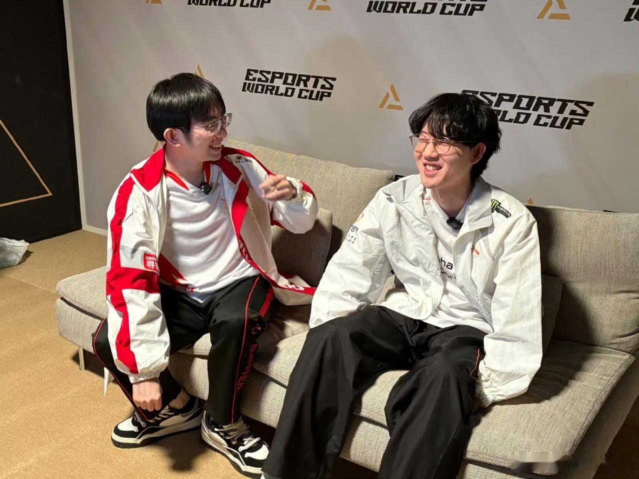 Viper 成了 LPL 与 LCK 的抢手货。以冲击成绩为目标的 Viper 