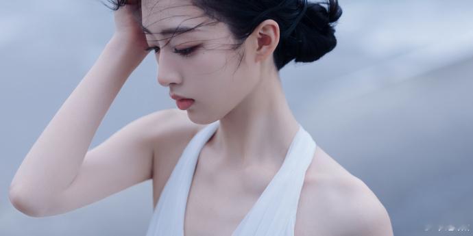 当我用虚拟打开邓恩熙的视频 虚拟打开视频，邓恩熙的美直接“惊艳四座”！怼脸镜头里