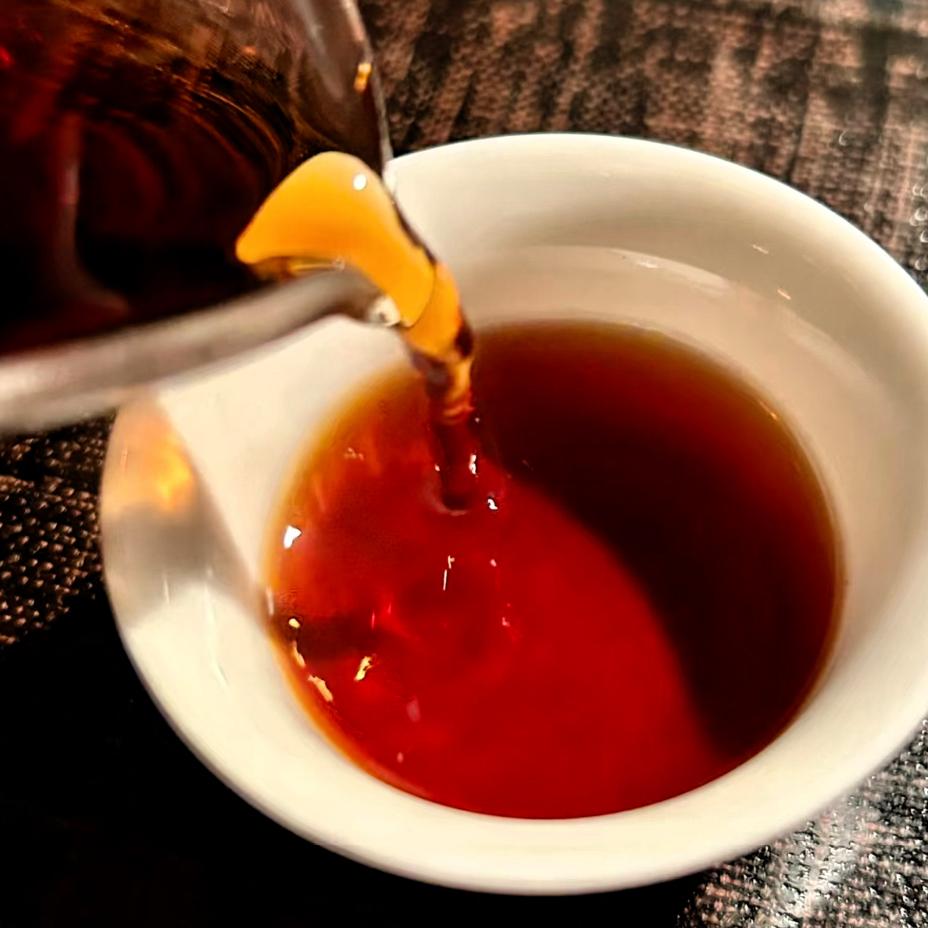闻香，喝汤，品韵，喝茶若是非要论个三六九等，您属于哪个层次？

茶，以香诱人。不