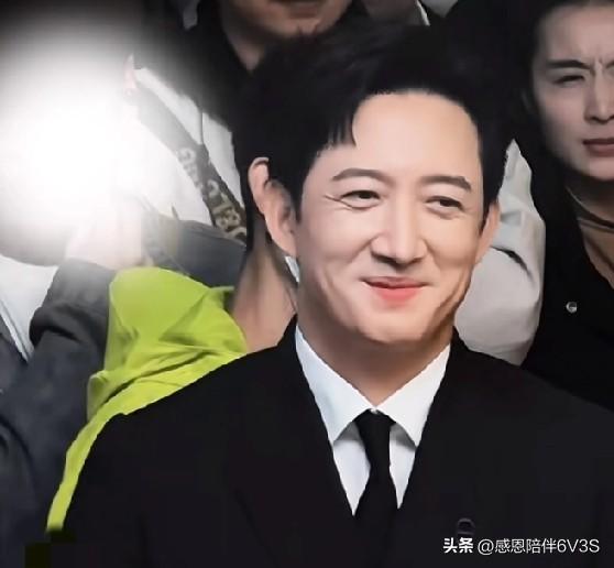 王阳这叔真的绝了！年轻时演反派总觉得“这帅哥不像好人”，现在反而越老越有味道。他