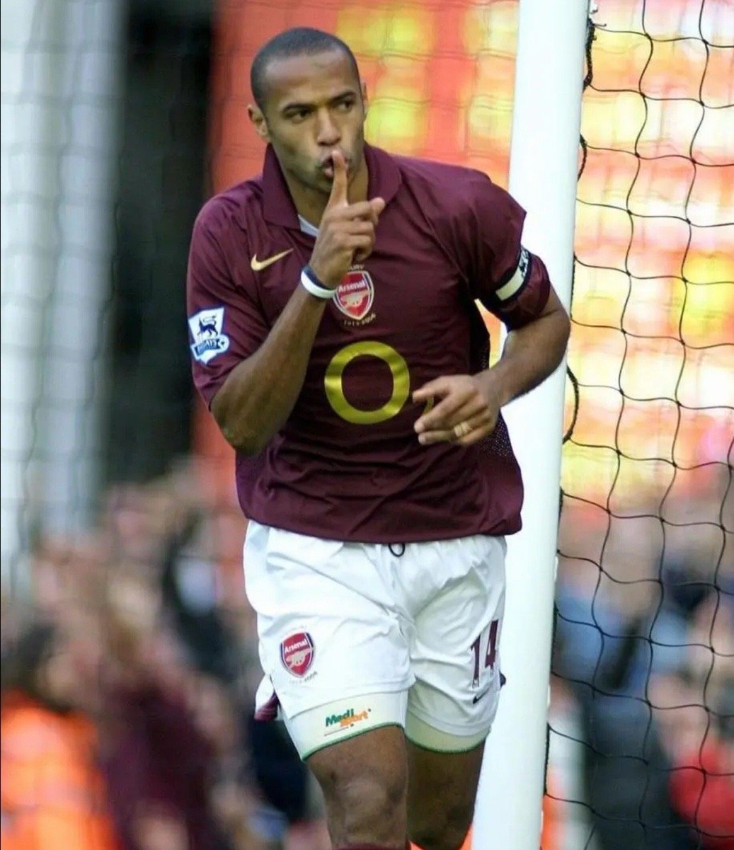 最近一组姆巴佩和亨利的职业生涯数据对比被翻出来：出场数差了不少，但姆巴佩的进球、