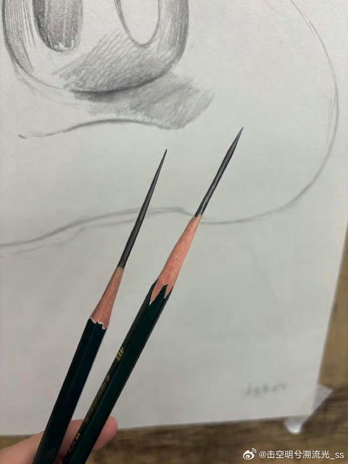 美术生看了没绷住哈哈哈这么细的笔芯，你们美术生有自己的乌托邦 