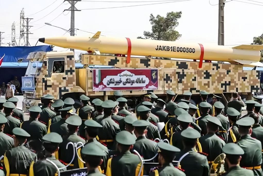 伊朗传来新消息！

2026年4月15日，伊朗扔出了一颗让全世界都傻眼的“精神核