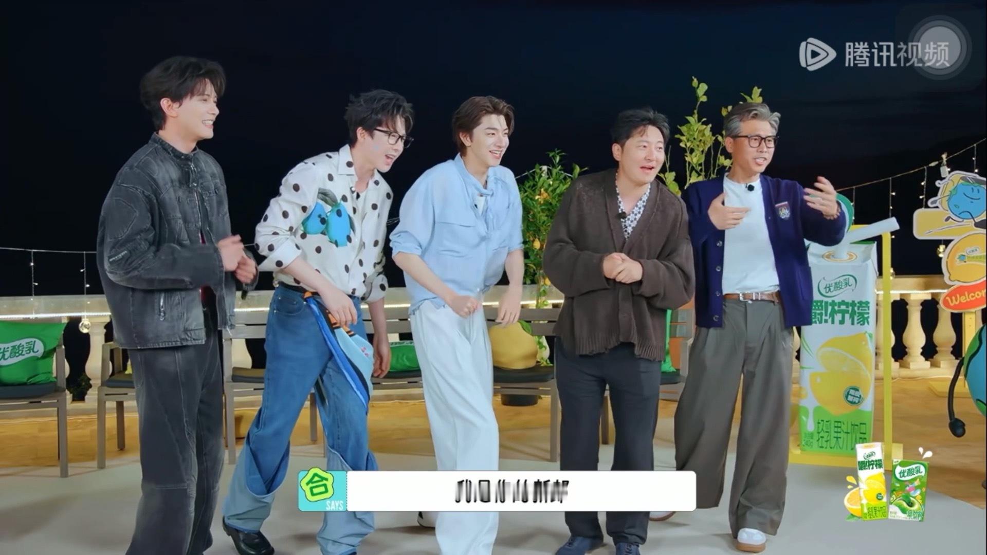 这是…老大自己说的[坏笑]他是我的新郎🤵​​​