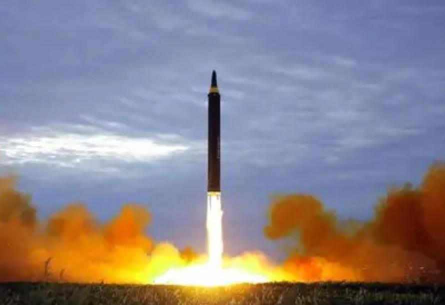 只要日本在乌克兰同朝鲜交手，日本的国运就完了。1：别看日本和美国有军事条约，朝鲜