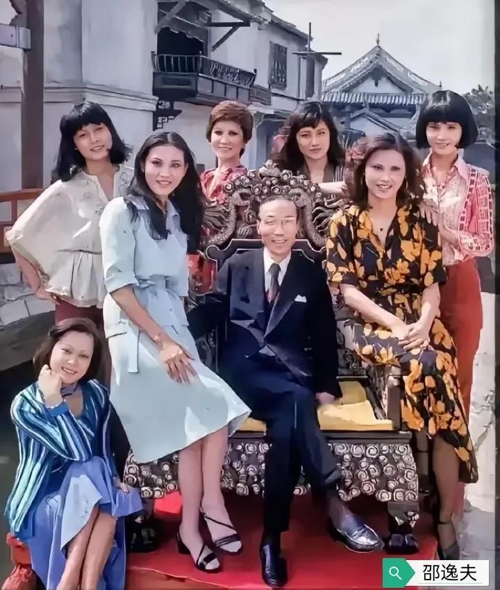 邵逸夫，邵氏电影公司的创始人，人称“邵老六”，来港后尊称“六叔”，拍摄过逾千部华