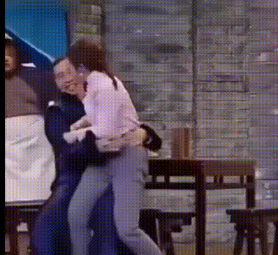 真的太随便了，怪不得娱乐圈离婚率这么高，这谁受得了