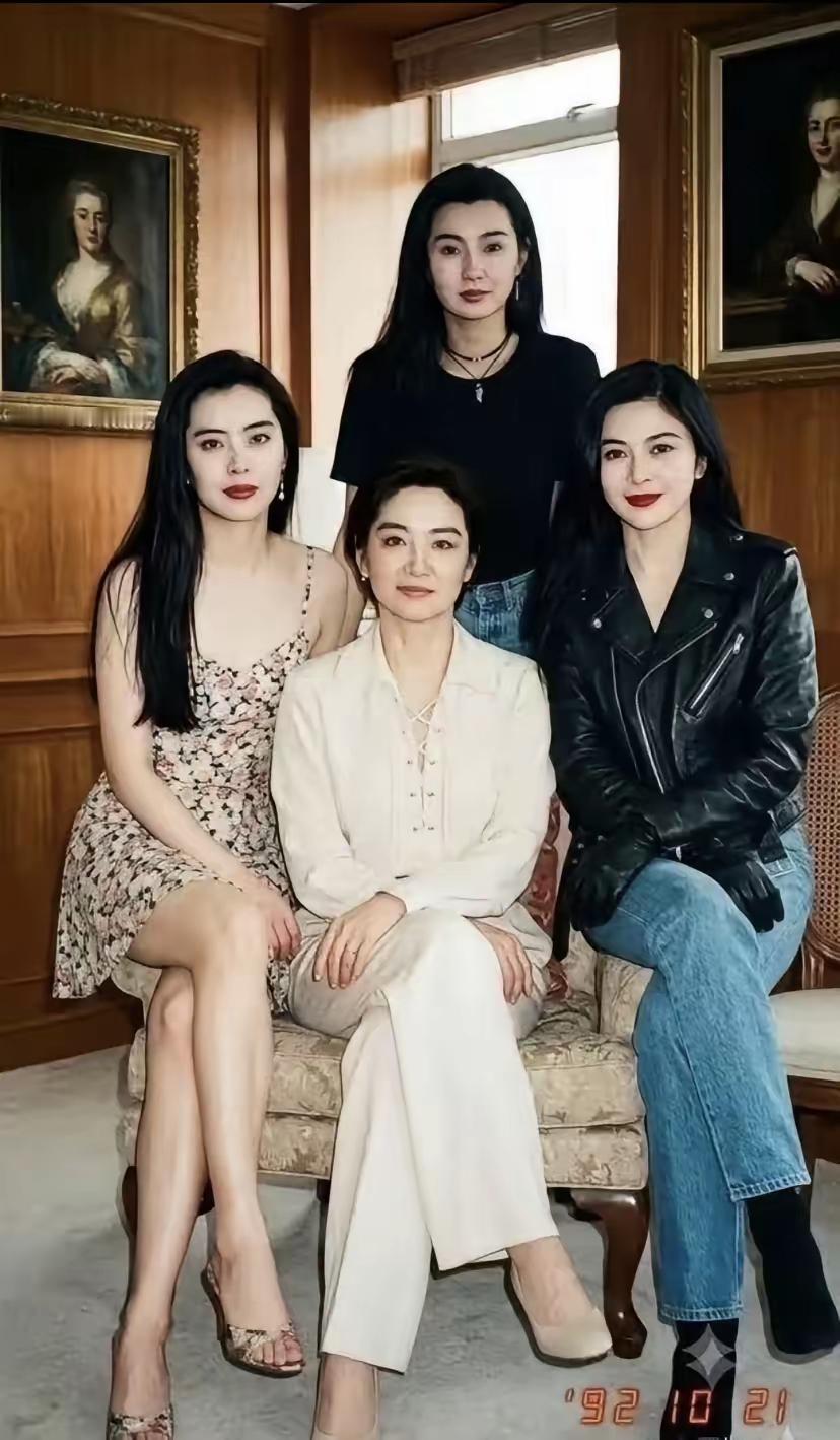 四大美女同框，王祖贤居然最漂亮!按道理来说，王祖贤的颜值不应该这么高的呀，但是这