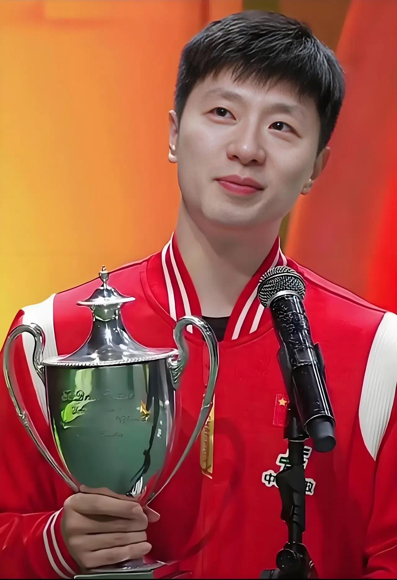 尘埃落定！持续多年的马龙和樊振东谁更强的争论，终于有标准答案了。“龙胖之争”可以