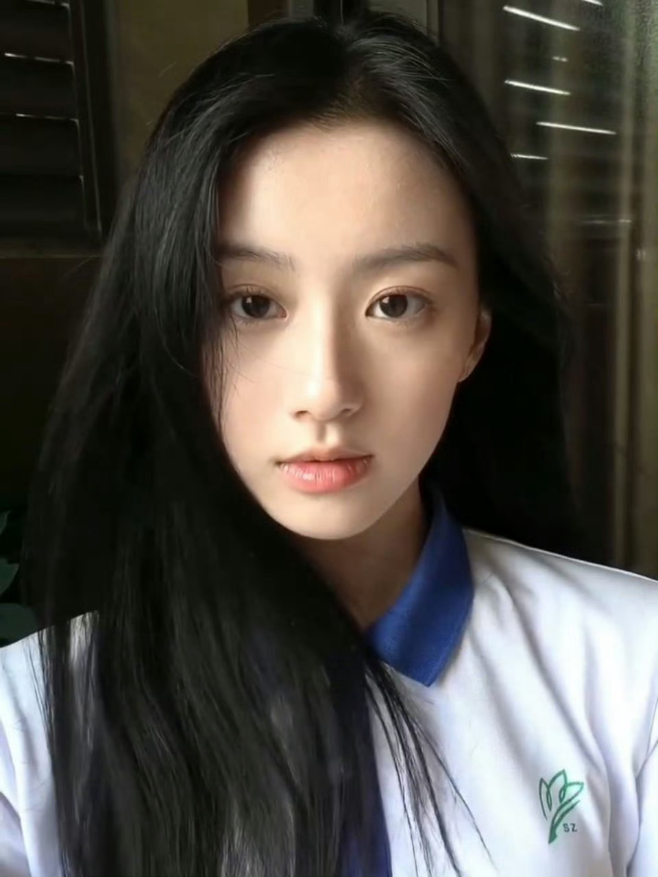 包上恩校服照 ​​​