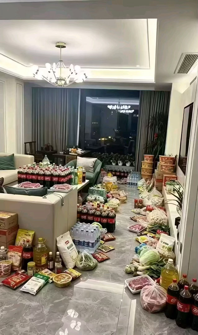 不知为何重来一次了，台风根本不止三天，这一次我屯够了物资 