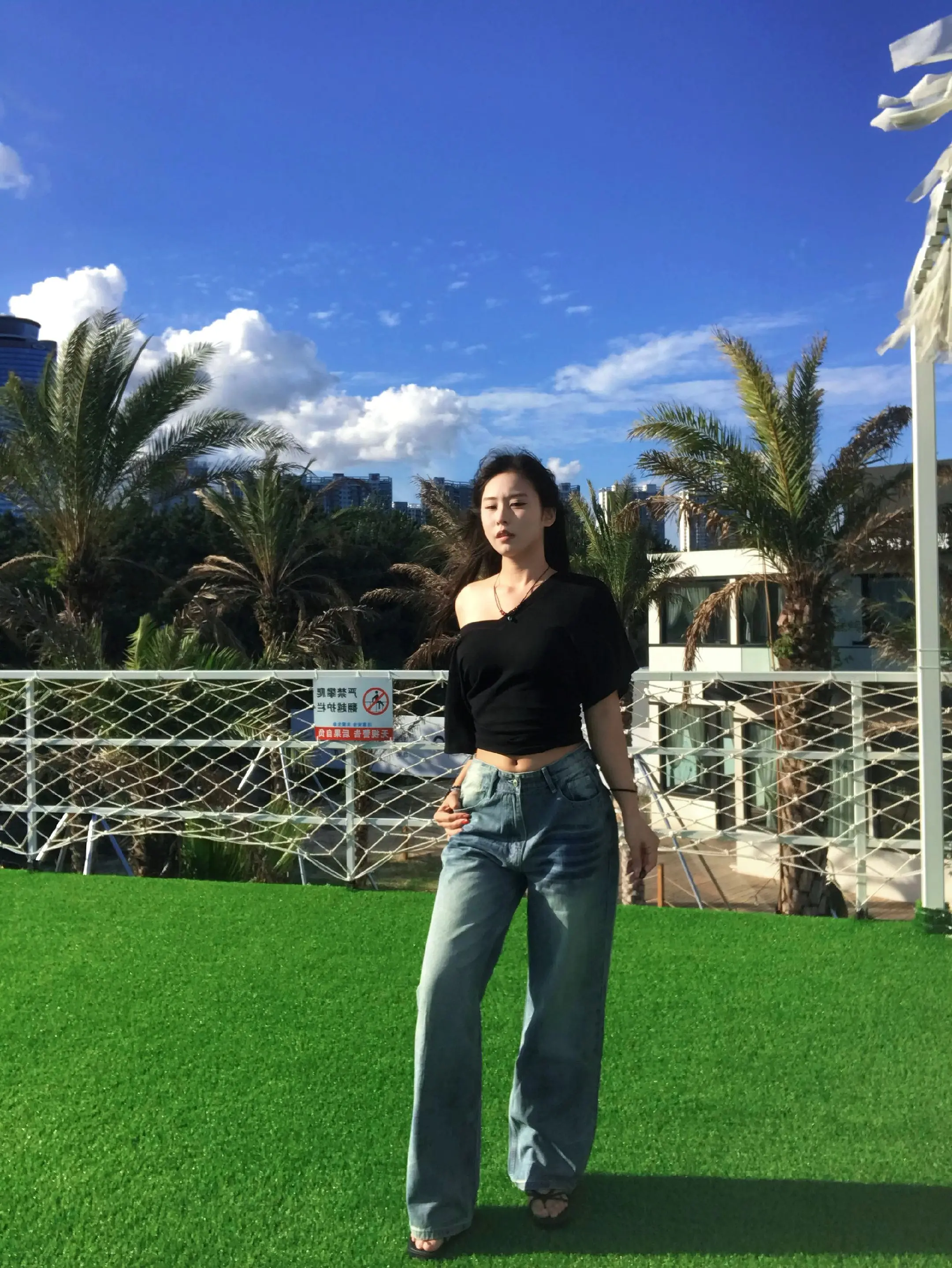 向命运低头 不是一个漂亮女人该有的做派。