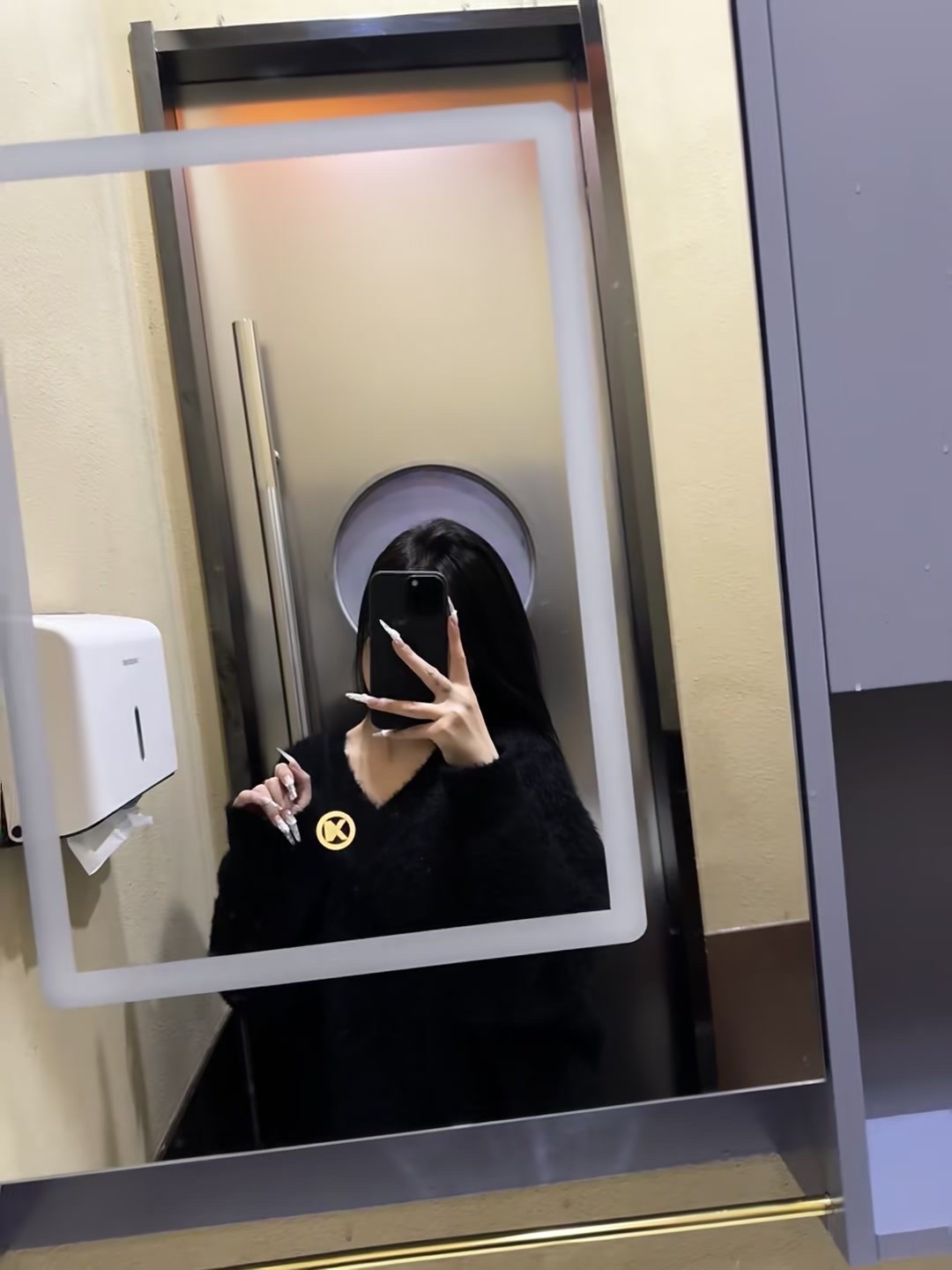 点赞分享对镜自拍 ​​​