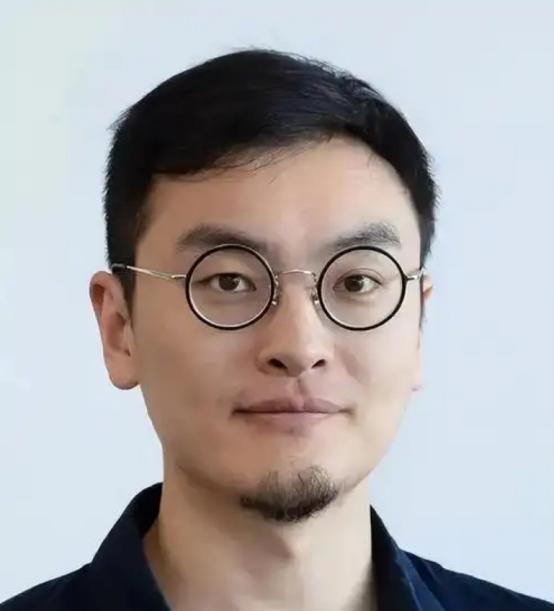 当年被教授看不起的学生，如今垄断全球无人机。汪滔在大学做无人机毕业设计，频繁炸机