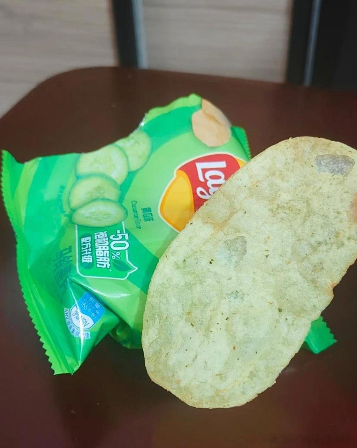 4903一直以为薯片都是又圆又小的土豆做的 直到看到这个哈哈哈哈 ​​​