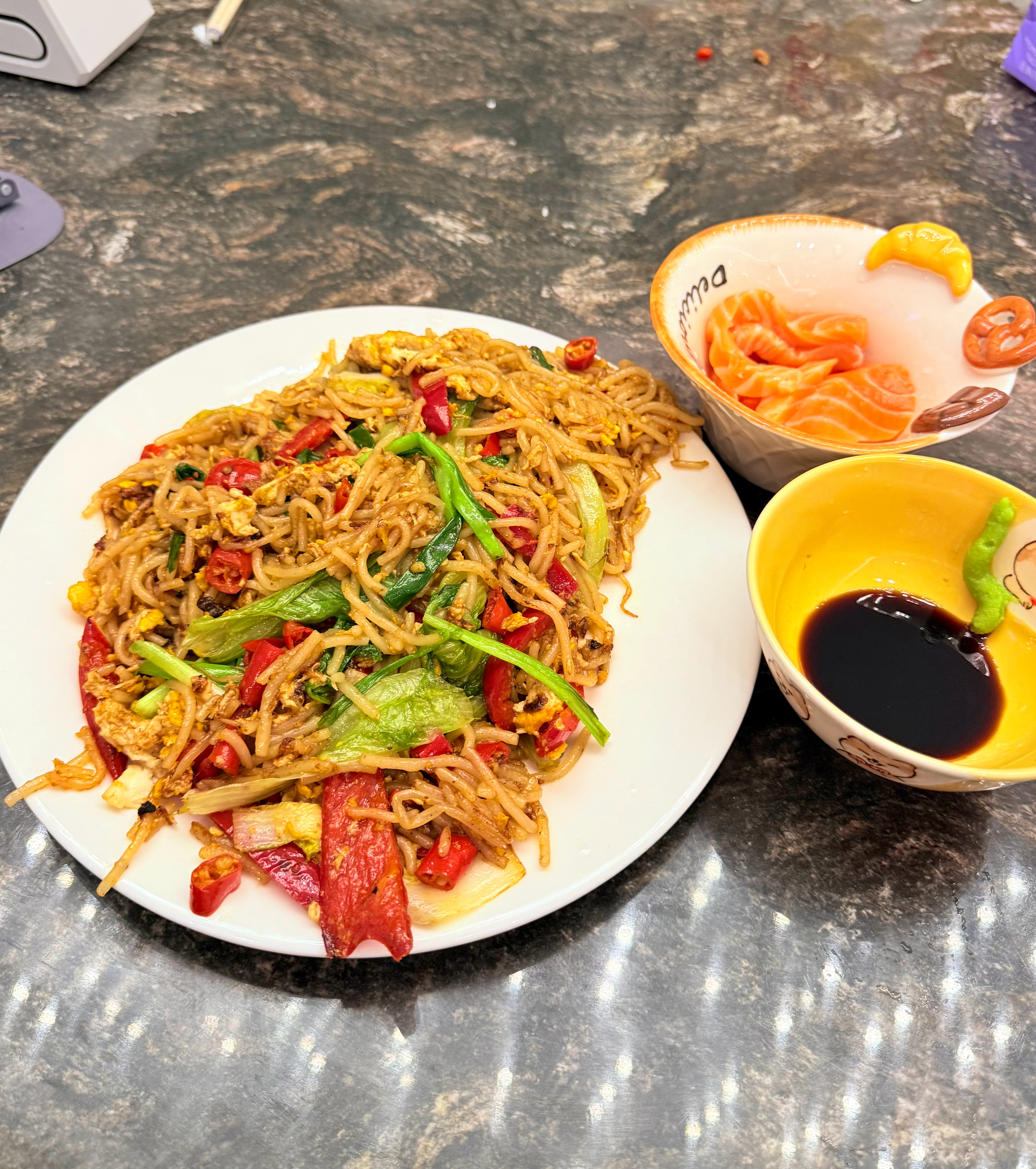 第一次尝试做炒粉 没想到居然出乎意料的好吃[哇] ​​​