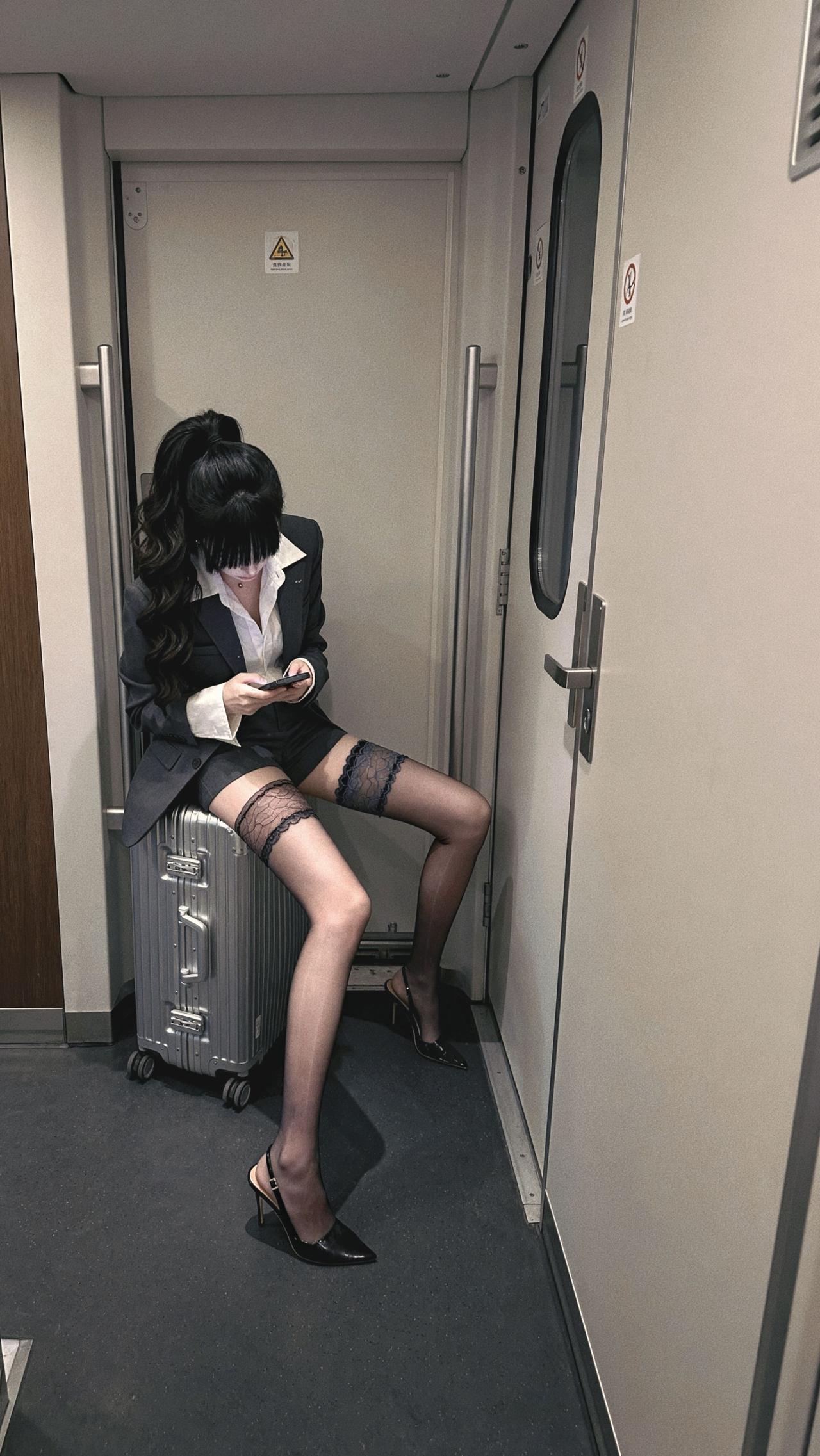 ootd穿搭  吊带袜穿搭