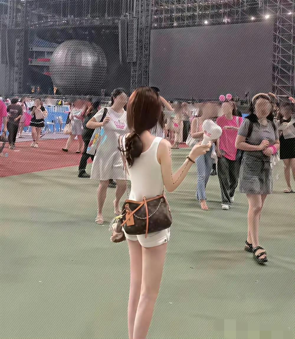 不懂就问，为什么有钱的女生，一般都是瘦瘦的？？