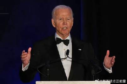 拜登猛烈批评特朗普：独裁者让美国进入黑暗的日子，美国人需要重新站起来<...