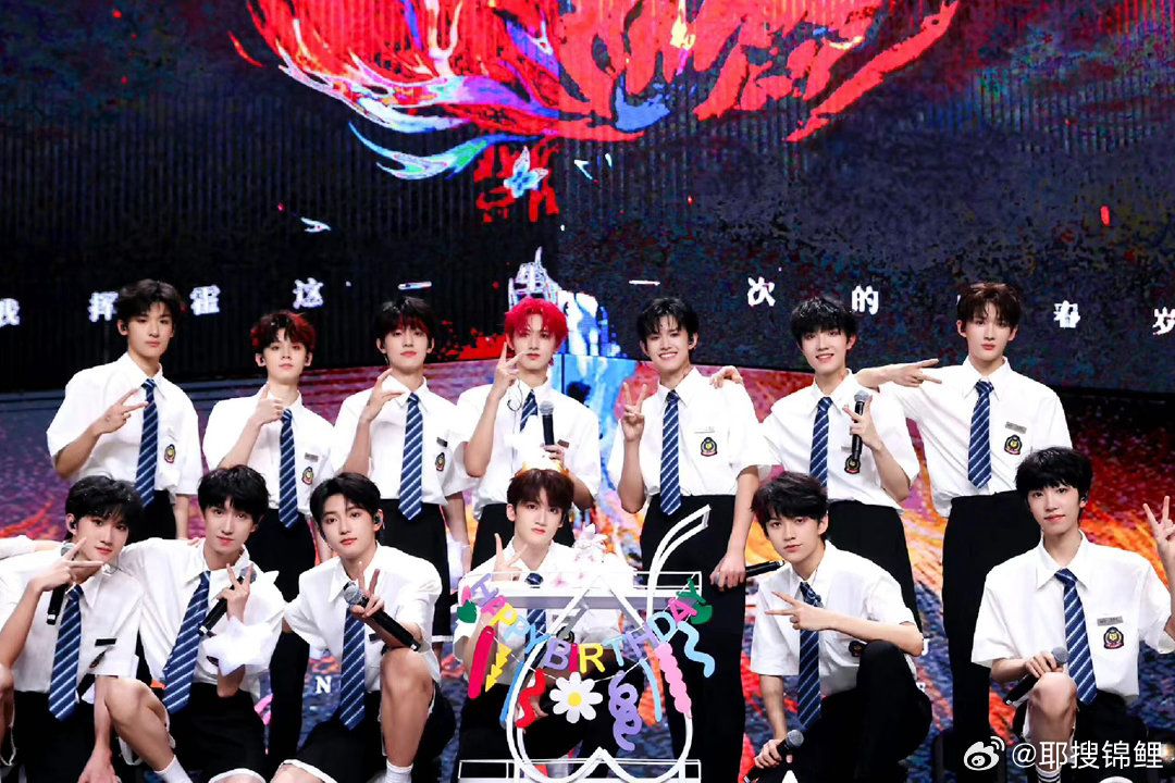 娱乐   左航、张峻豪的原创作品藏着TF三代所有人的成长心事，歌词里写满训练的疲