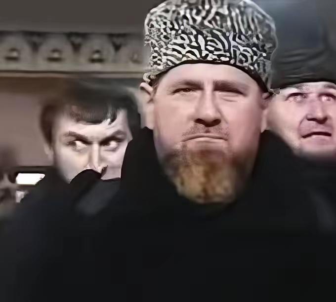 想笑！车臣领导人卡德罗夫公然向普京表态，如果普京愿意，他的特种部队可以快速的突击