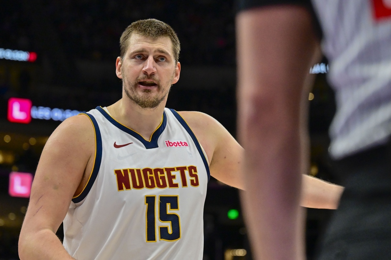 本赛季掘金关键时刻比赛战绩为17胜18负！掘金vs湖人