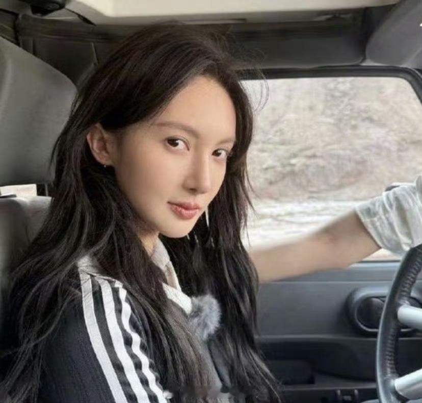 曝狗仔和金晨方谈判破裂金晨案事发地村民说撞了一堵墙，金晨目前至今未回应 