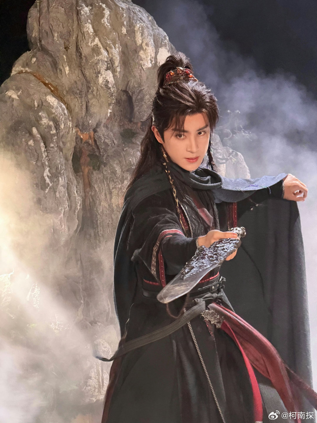 敖瑞鹏回应错世录开机  横店迎来错世录开机，敖瑞鹏现场暖心发言，感谢粉丝用心应援