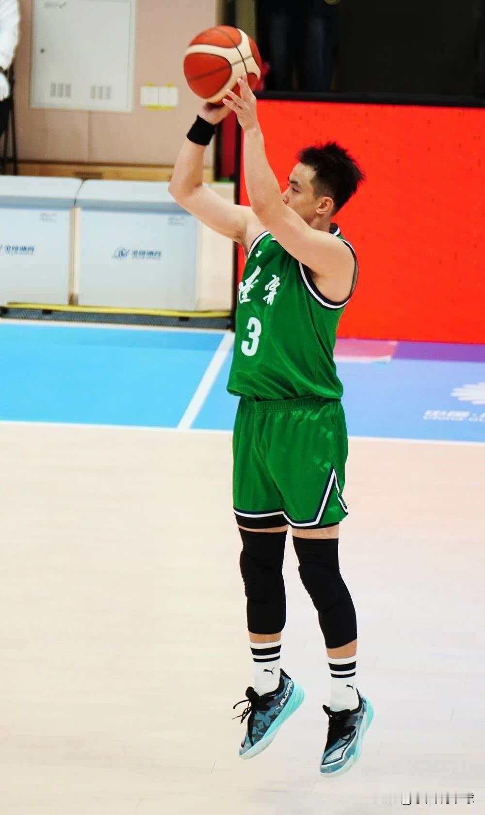 杨鸣对继伟是真爱！连续两场出场36+37分钟

辽宁队小组赛收官战以91-59大