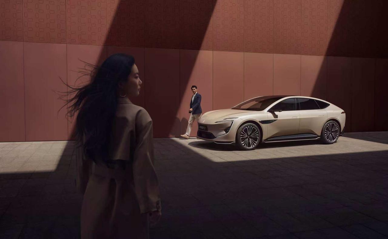 阿维塔12四激光版终于来了！这次该车全系直接标配华为乾崑ADS 4智驾系统，四颗