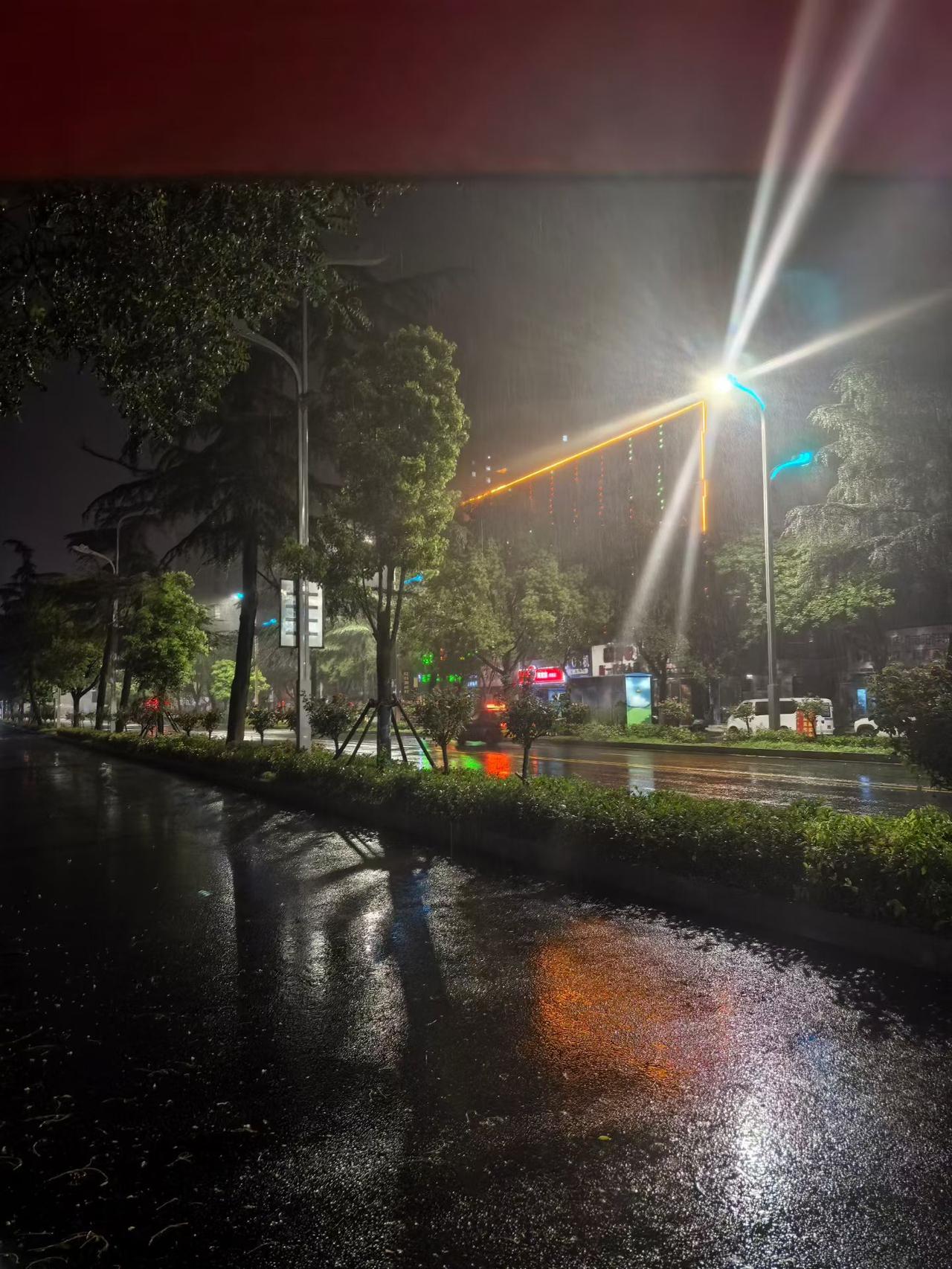 夏雨绵绵