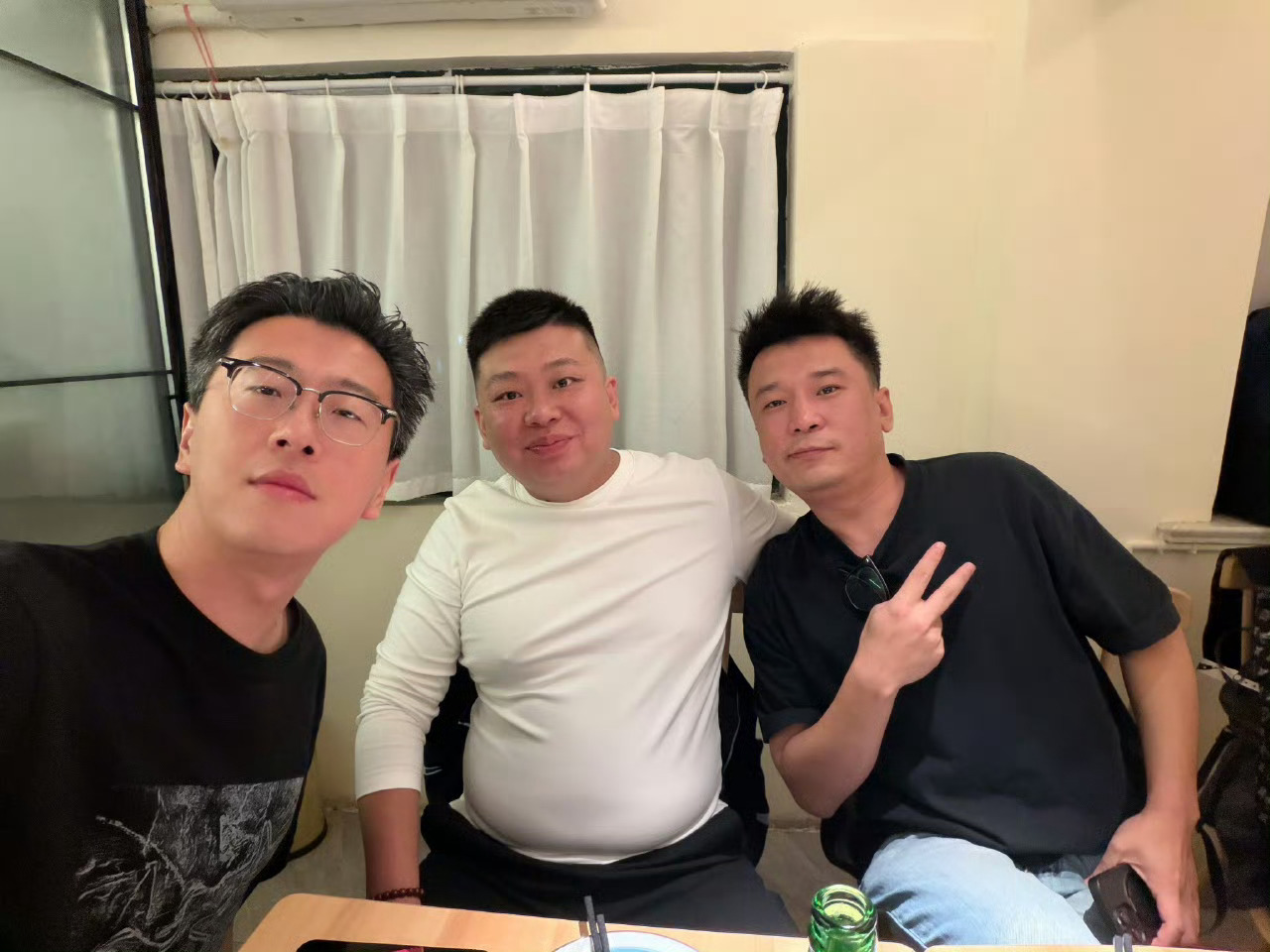 我胖了吗？ 好像没有吧？