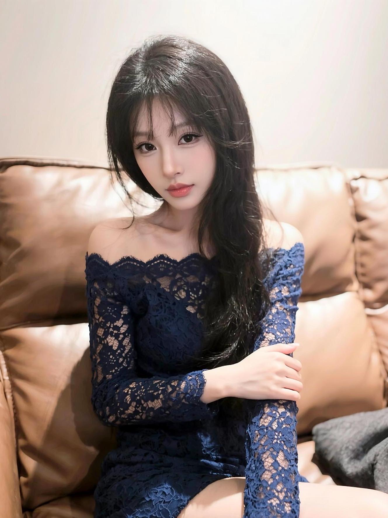 我第一次听孤独患者的时候 我听不懂 因为那时候有人说他特别爱我