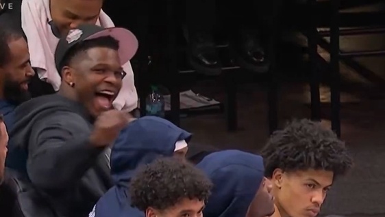 ➡华子其实是笑你里弗斯呢！你跟你爹一样幽默金州勇士nba吐槽大会金州勇士波杰姆想