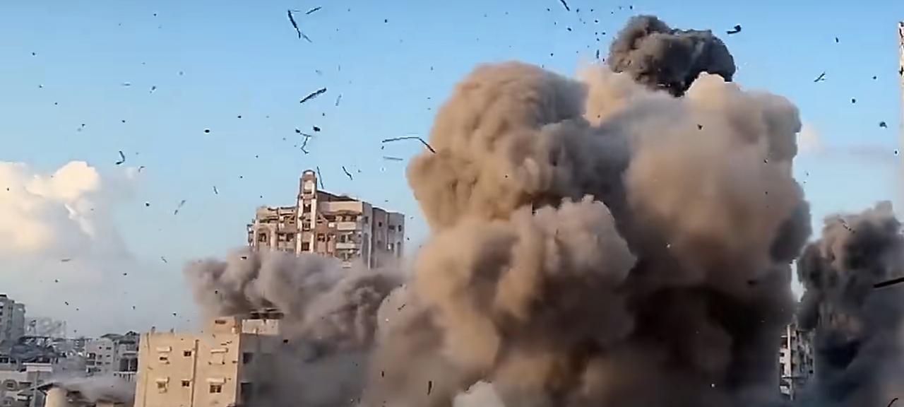 ​真是难以想象战争给民众带来的伤亡是非常惨重的。伊朗在遭受以色列的打击，同时以色