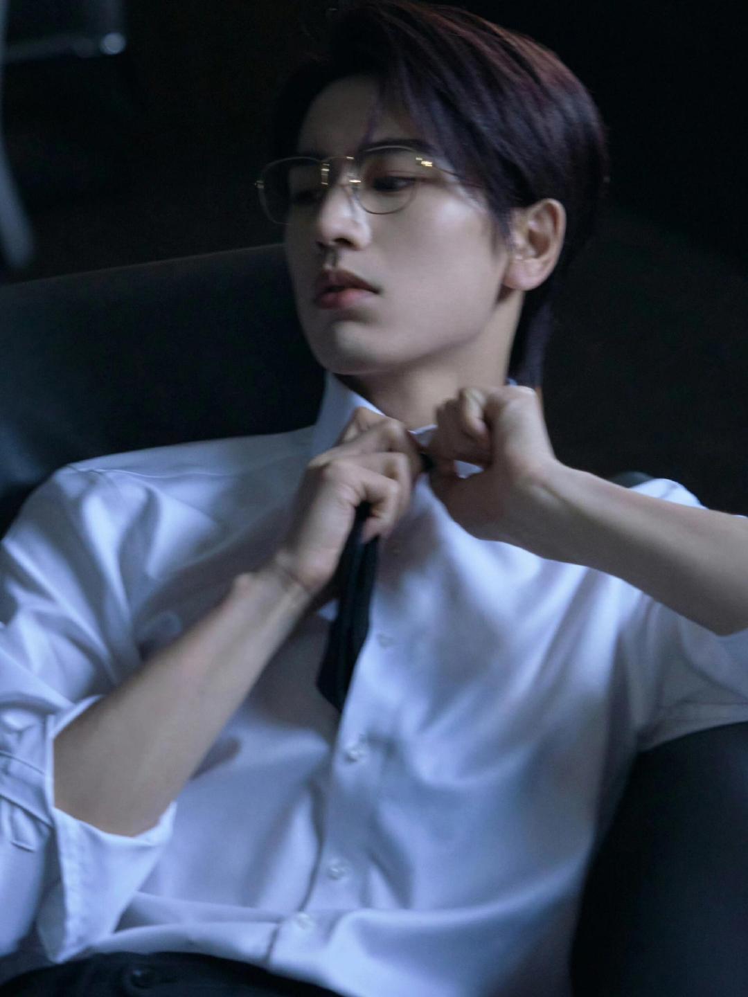 张凌赫吻戏性张力好强张凌赫吻戏的苏感和性张力双在线，天选古偶男主实至名归 