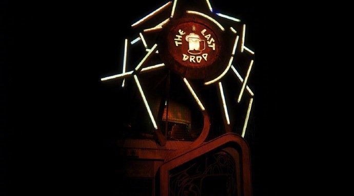 第一波看见金克丝的人会有谁音乐像精准的化学配方，在剧场空气中产生奇妙的反应。当最